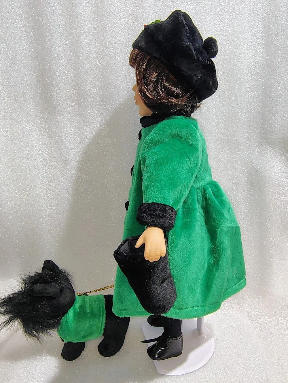 VNTG Avon Adrienne Holiday Radiance 15” Latina Porcelain Doll Scottie Dog